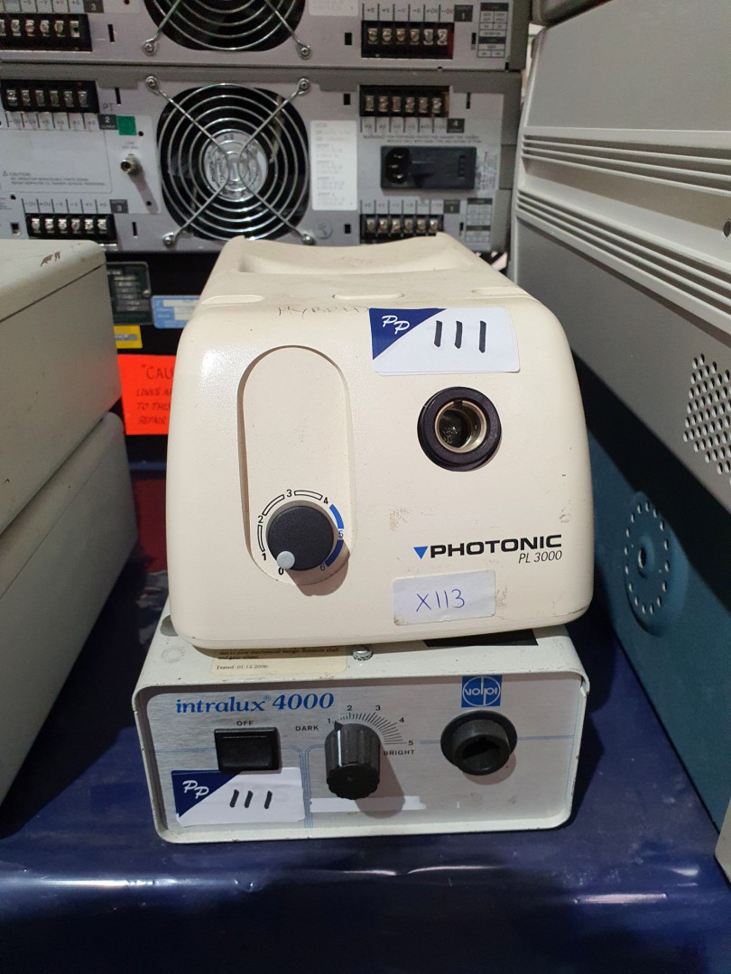 Photonic PL3000 light source (X113) & Intralux 400...