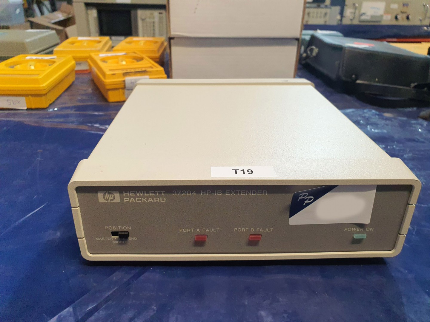 Hewlett Packard 37204 HPIB extender, s/n 2910U1076...