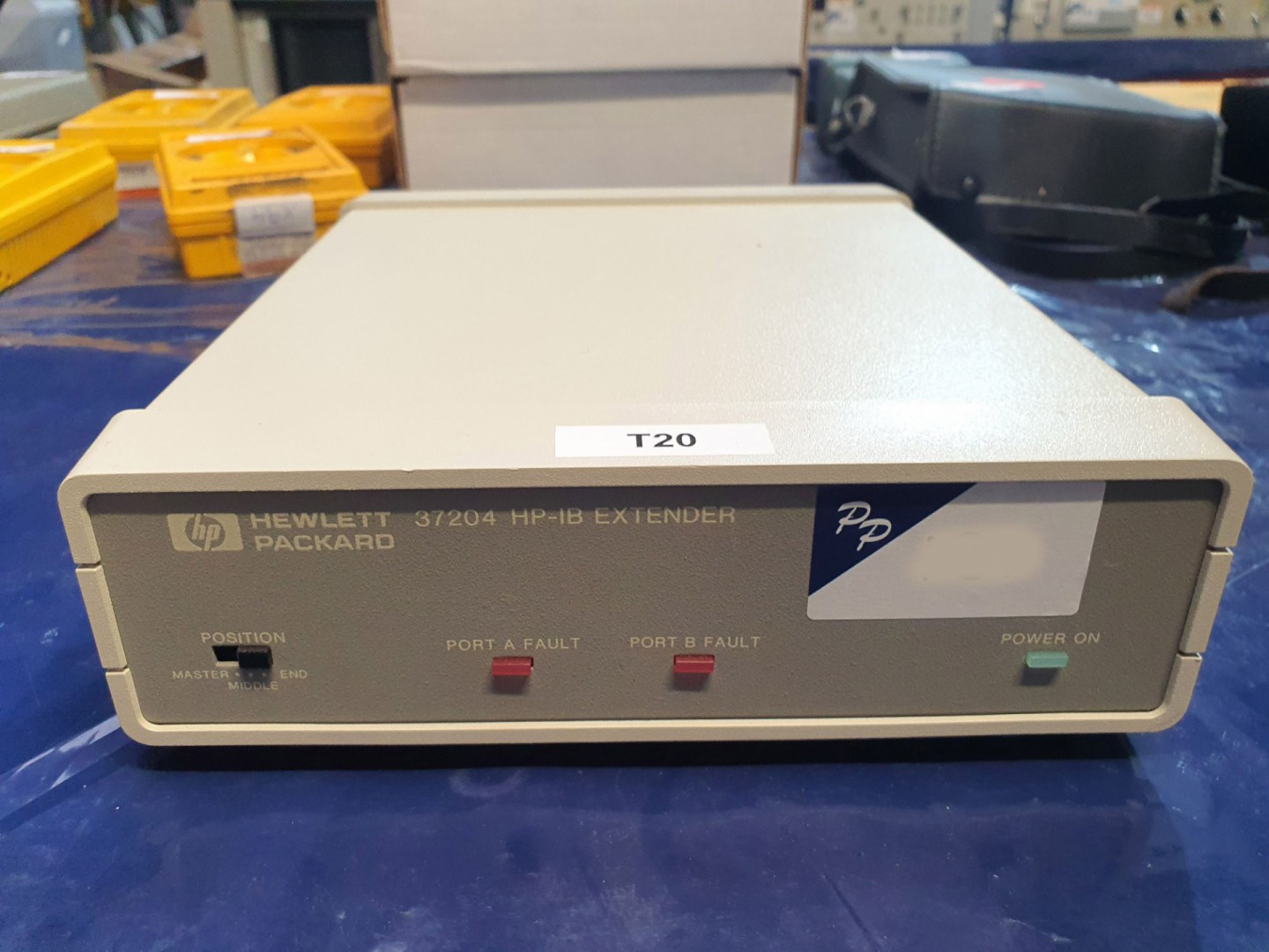 Hewlett Packard 37204 HPIB extender, s/n 3006U1056...