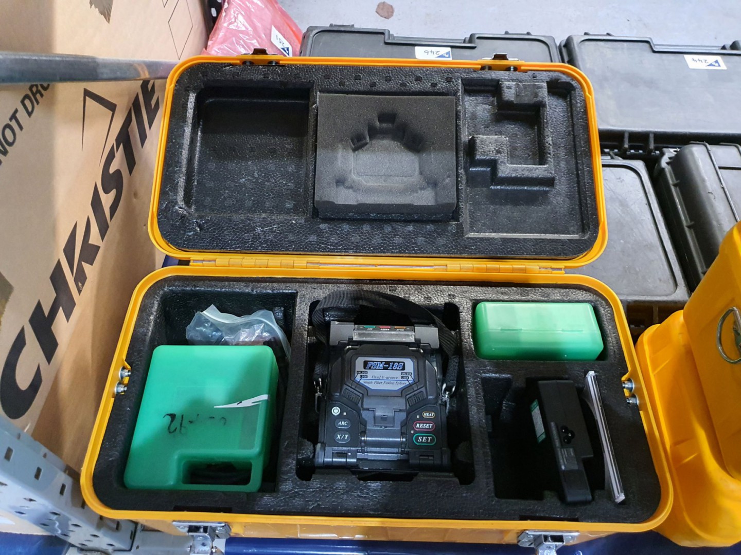 Fujikura FSM-18S splicer with CT-30 cleaver (345)