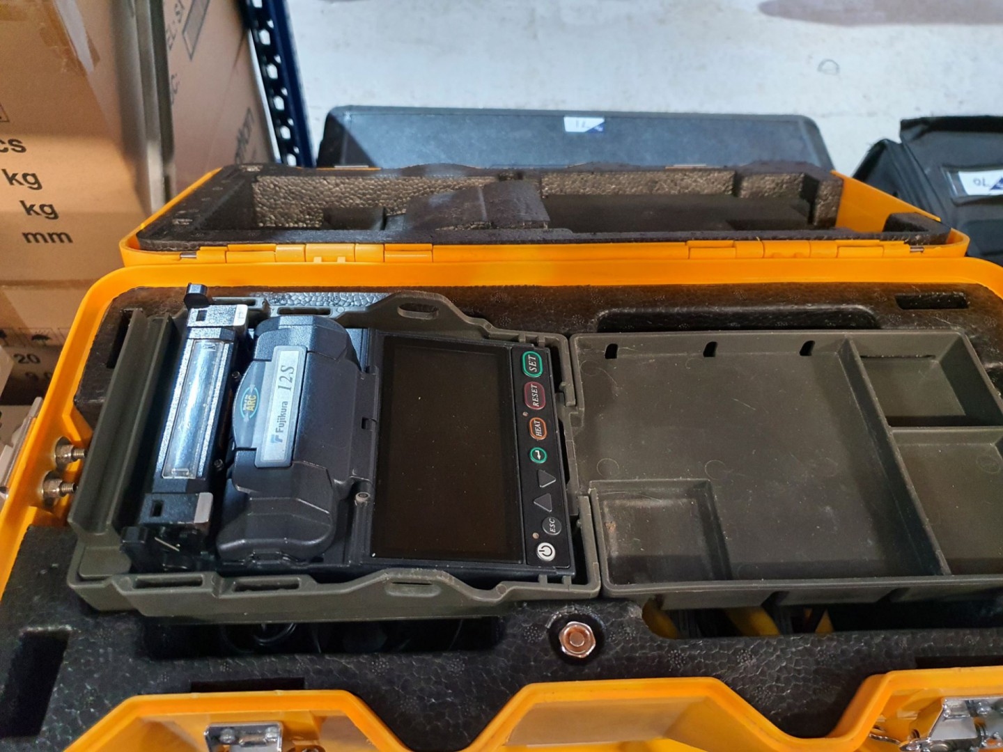 Fujikura 12S fibre splicer, s/n 3SLBARAF284R1Y42 (...