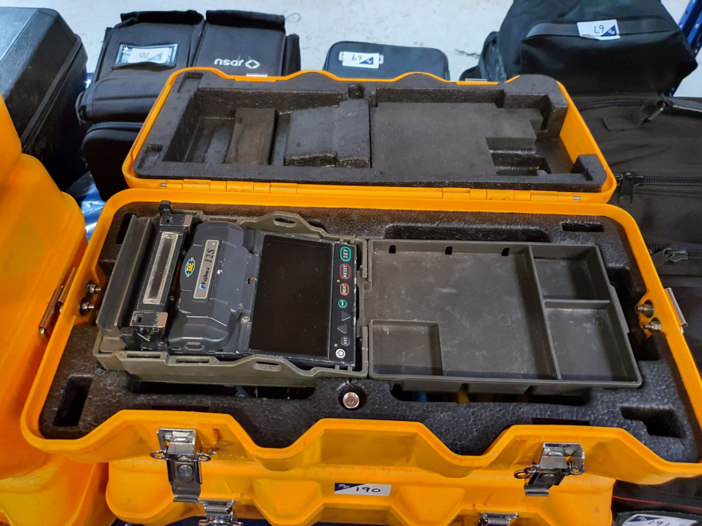 Fujikura 12S fibre splicer (246)