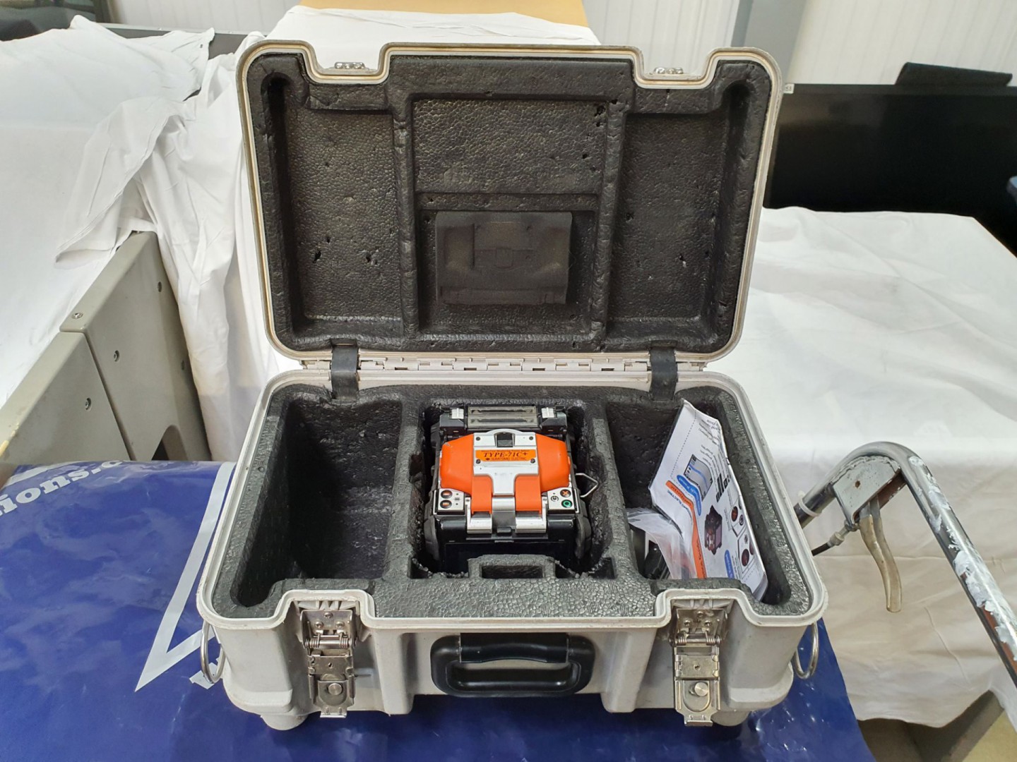 Sumitomo Type-71C+ fibre splicer (375)