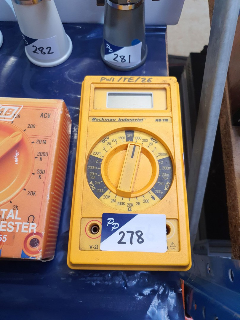 Beckman HD110 digital multimeter (X94)