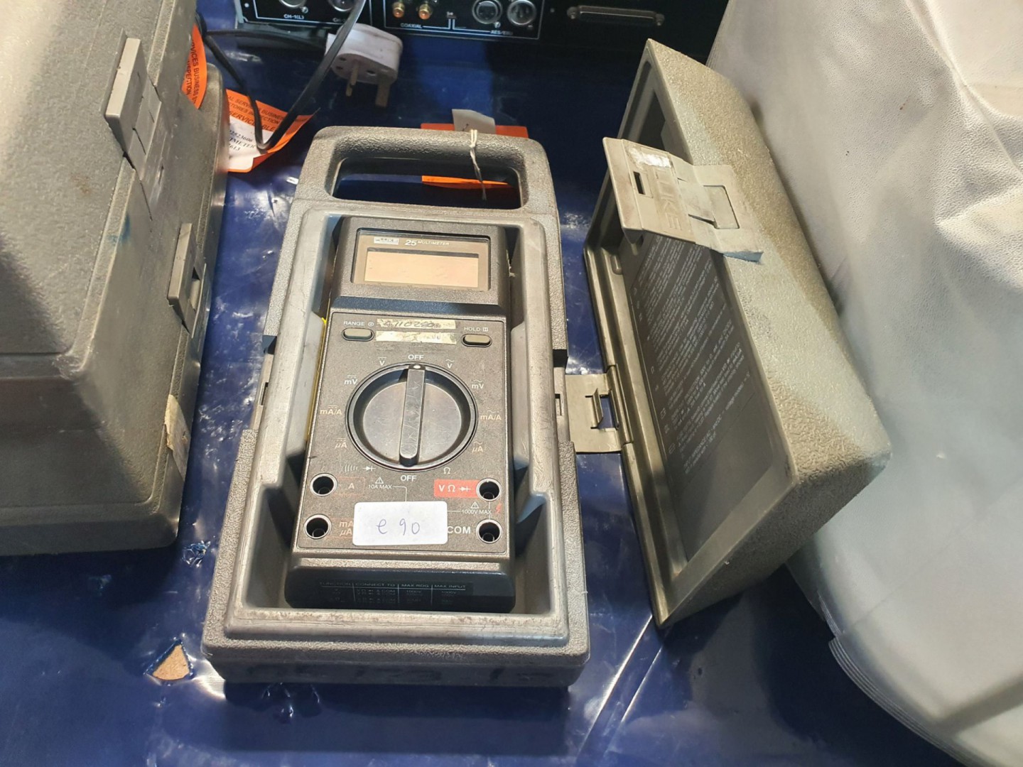 Fluke 25 digital multimeter with leads & manual in...