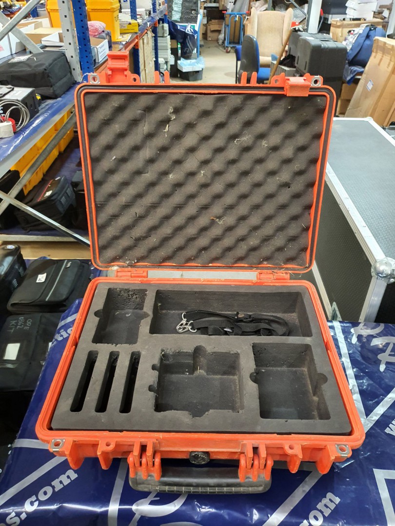 Hard carry case (390)