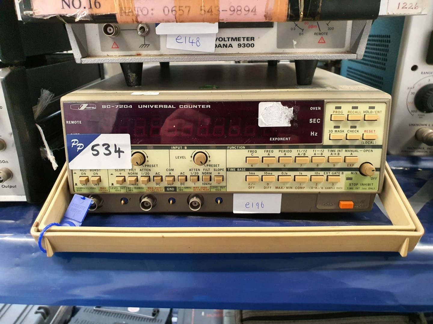 Iwatsu SC7204 universal counter, DC-1.3GHz (E196)