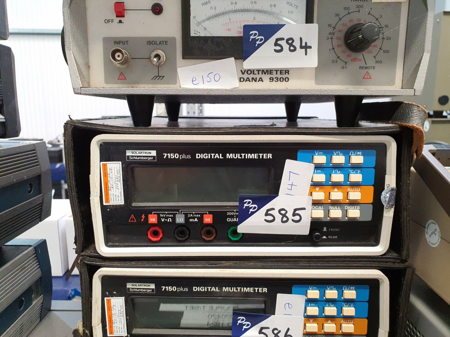 Solartron / Schlumberger 7150+ digital multimeter...