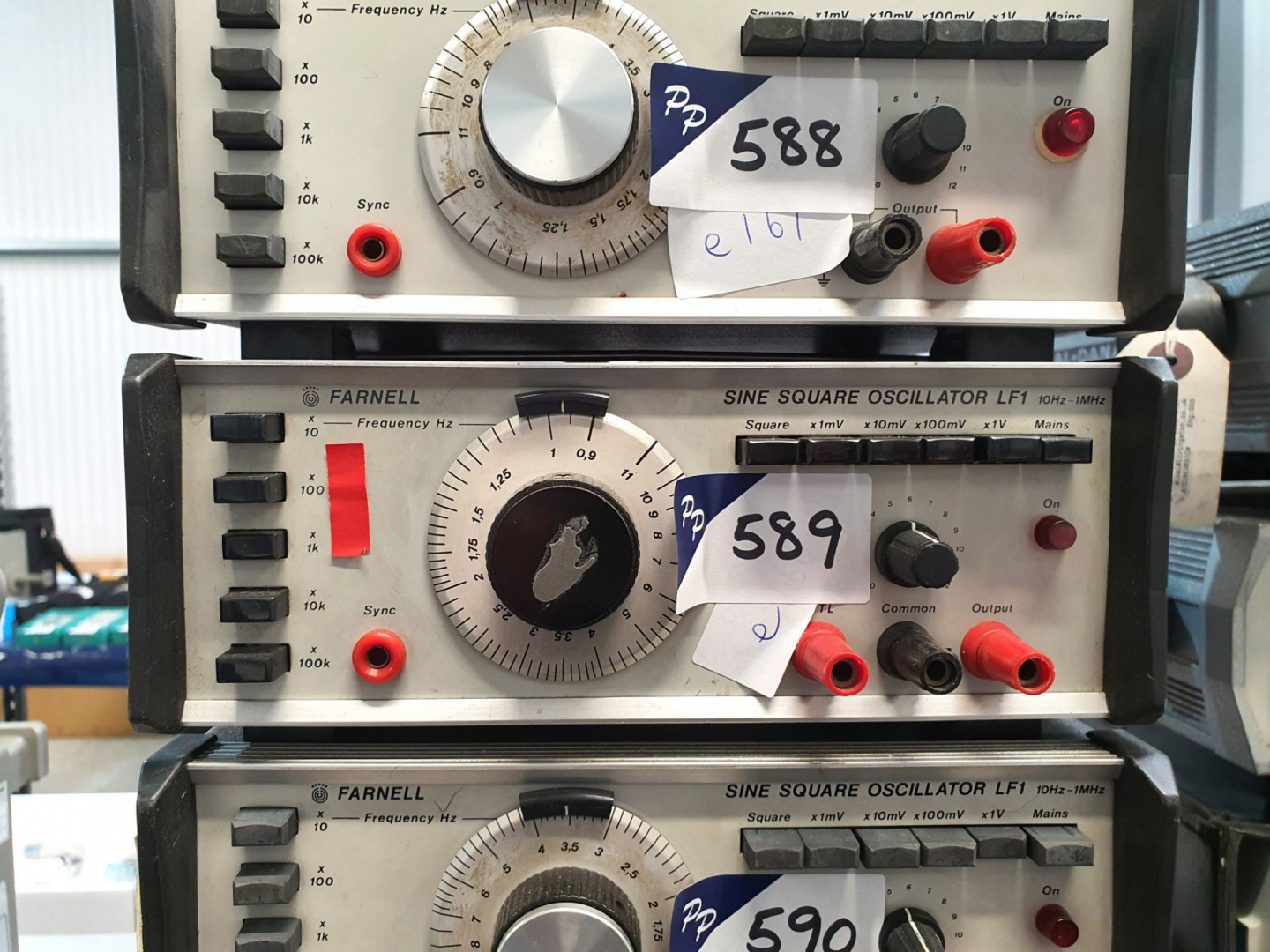 Farnell LF1 sine square oscillator, 10Hz-1MHz (E16...