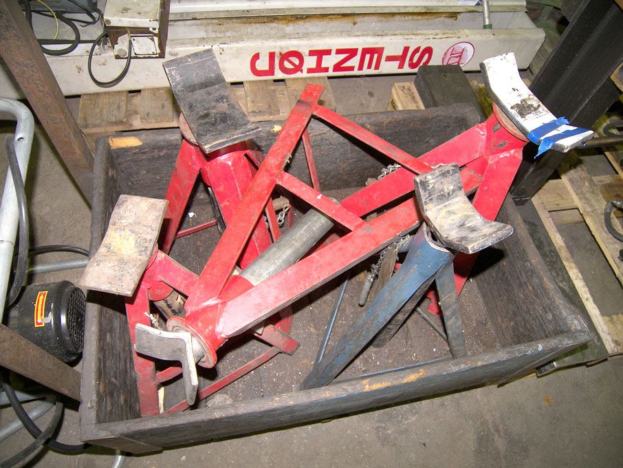 5x axle stands in storage trolley