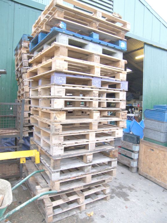 38x various wooden pallets to 1200x1000mm