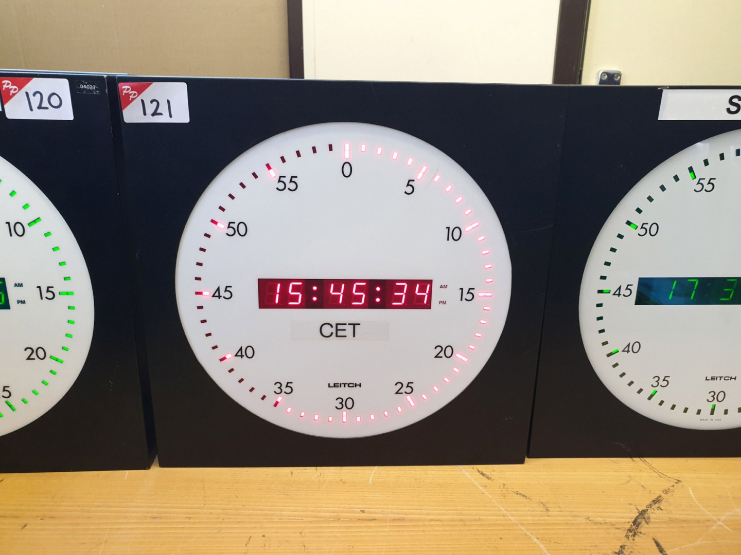 Leitch UDC-512-R slave studio clock