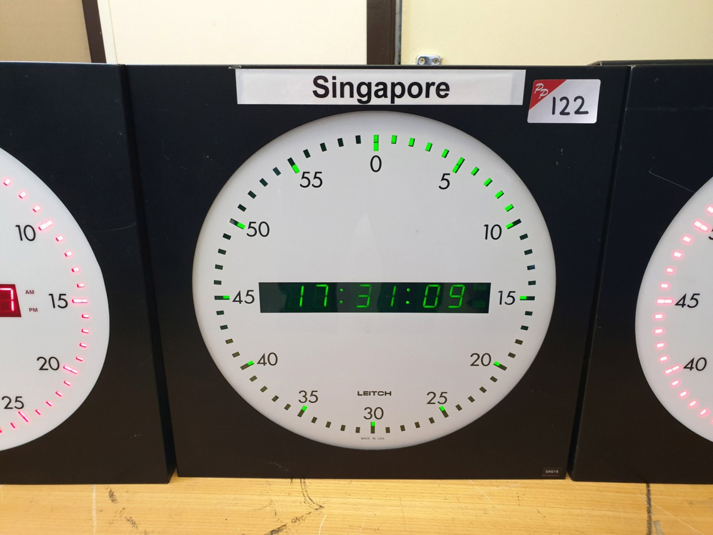 Leitch UDC-512-G slave studio clock