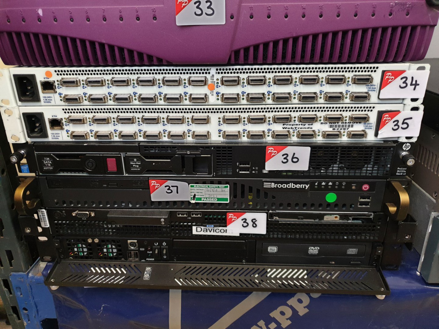 HP Proliant DL320e Gen 8 V2 rack server - Please N...