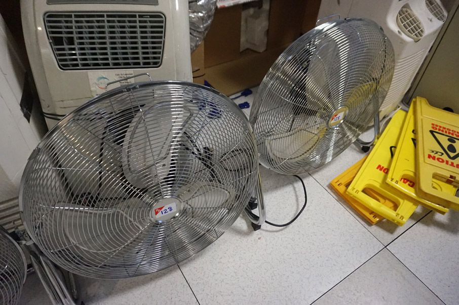 2x Pro-Elec HG00663 20" floor type fans, 240v