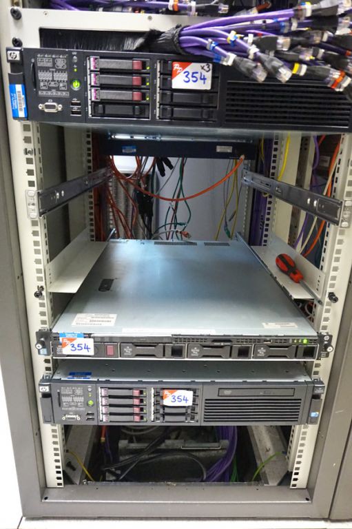 3x HP rack type servers
