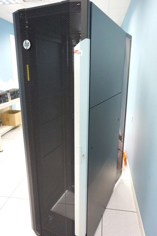 HP 42U mobile server rack (2014)