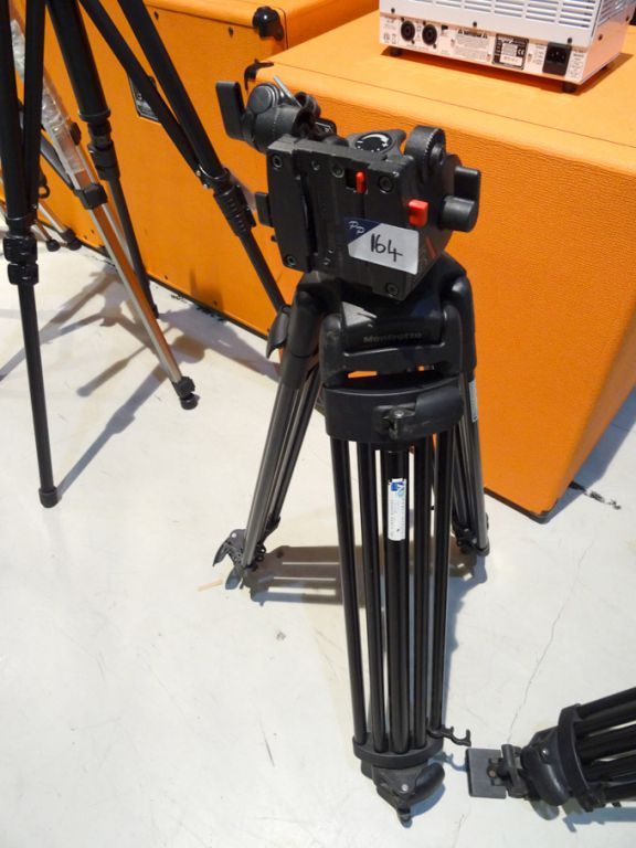 Manfrotto 525MVB camera tripod