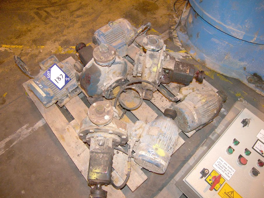 7x various pumps & motors on pallet