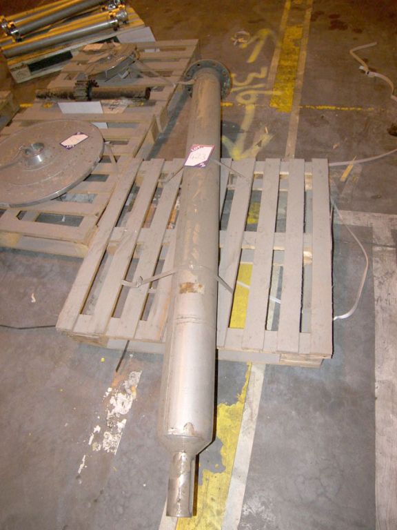 Hollow NS150 8PK555 agitator shaft on pallet