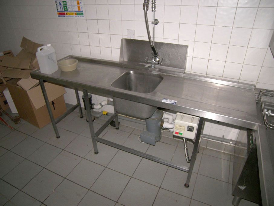 2100x600mm s/s single sink with flexible tap head...