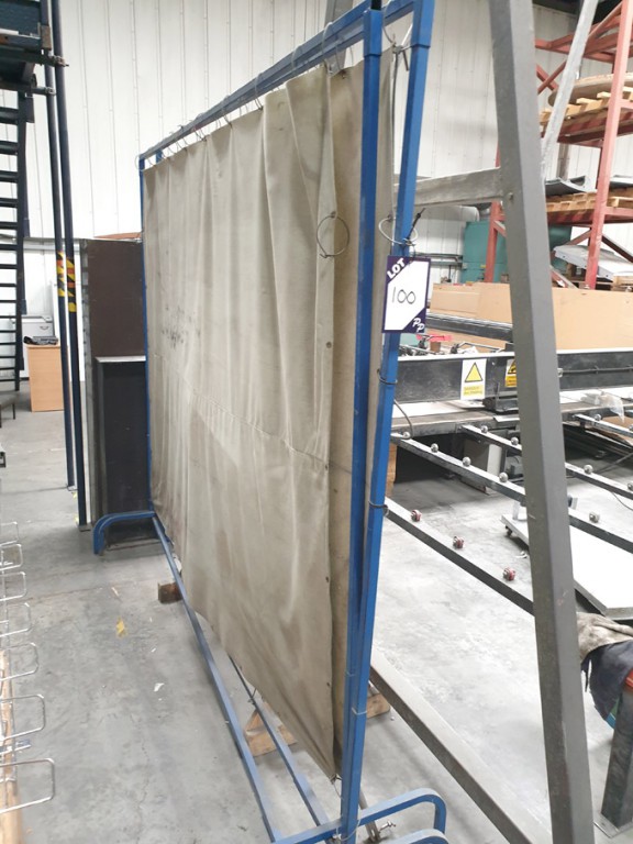 2x free standing welding screens - Lot located at:...