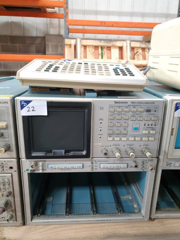 Tektronix 7854 oscilloscope mainframe with Tektron...
