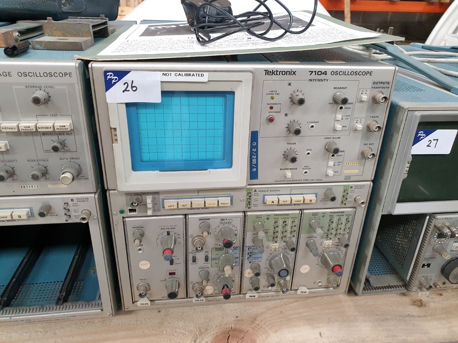 Tektronix 7104 oscilloscope with 7A29, 7A26, 7815,...