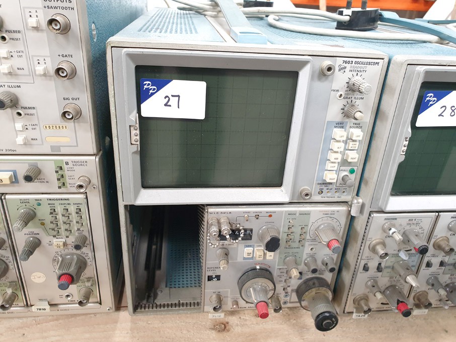 Tektronix 7603 oscilloscope with 7L12 spectrum ana...