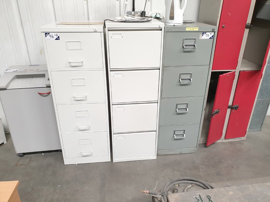 5x grey 4 drawer metal filing cabinets - Lot locat...