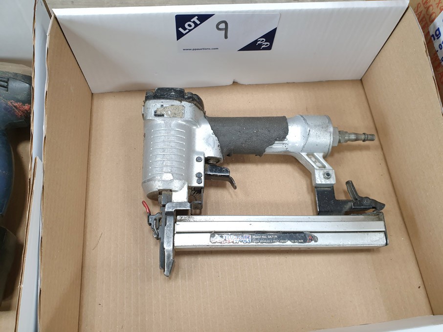 Sealey SA789 pneumatic staple gun - Lot located at...