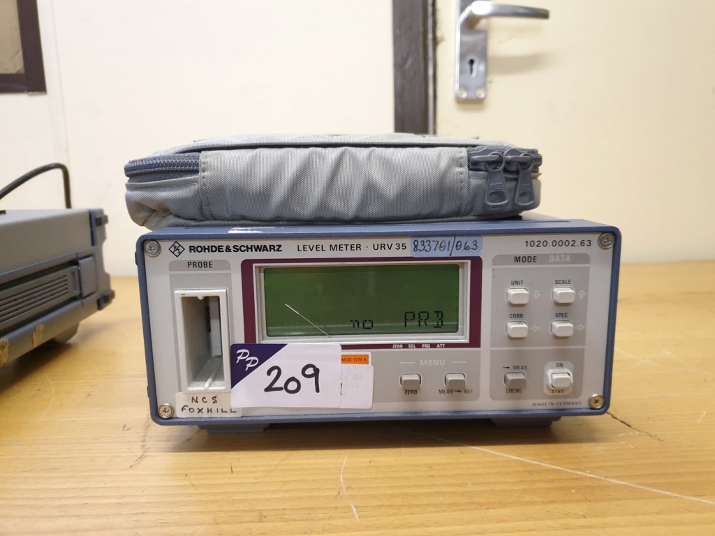 Rohde & Schwarz URV35 level meter with RF probe in...