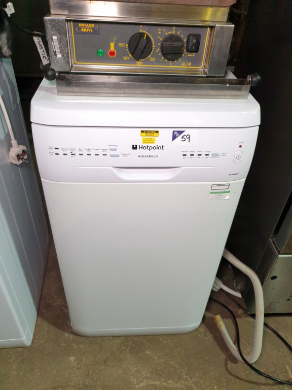 Hotpoint SDW60 Aquarius dishwasher - Lot Located a...