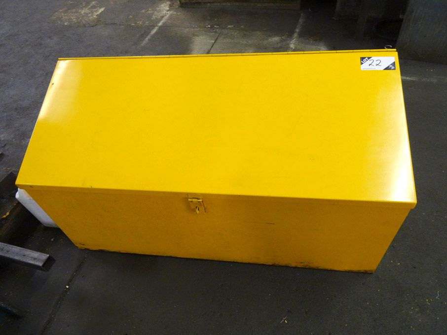 Metal lockable paint storage box, 1180x500x620mm a...