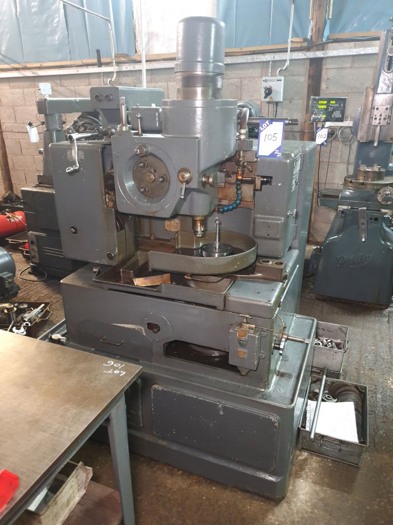 Fellows 7125A gear shaper with full set of change...