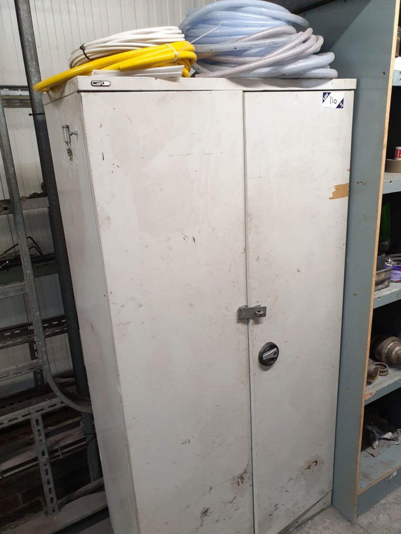 2x 2 door metal storage cupboards, 900x1830x460mm