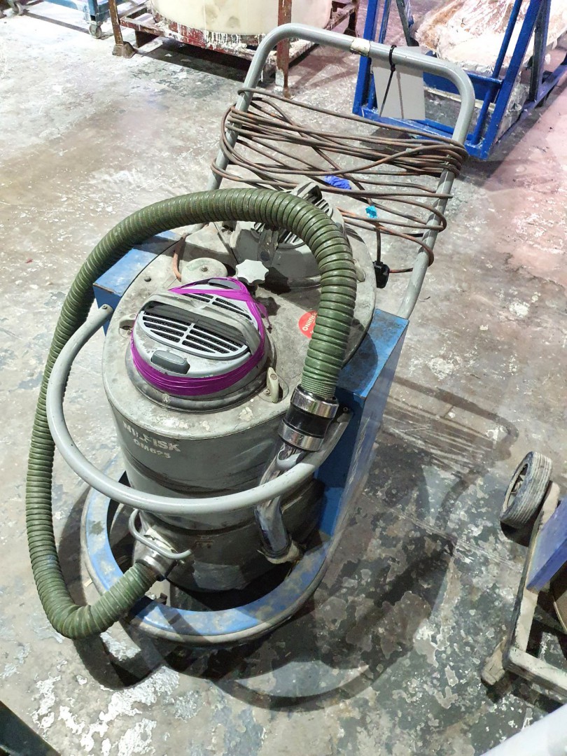 Nilfisk GM625 mobile industrial vacuum