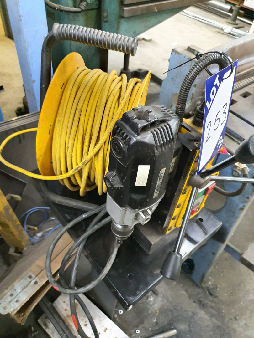 Powerbar PB32 mag drill, 110v inc: extension lead