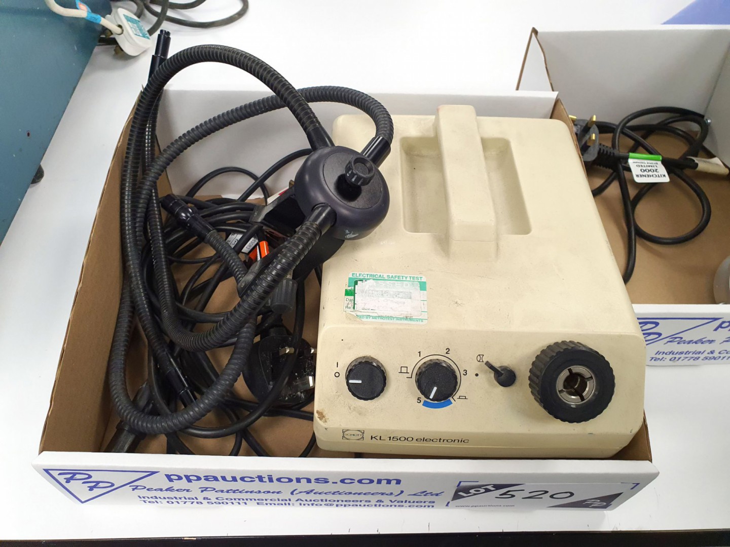 Schott KL1500 electronic light source