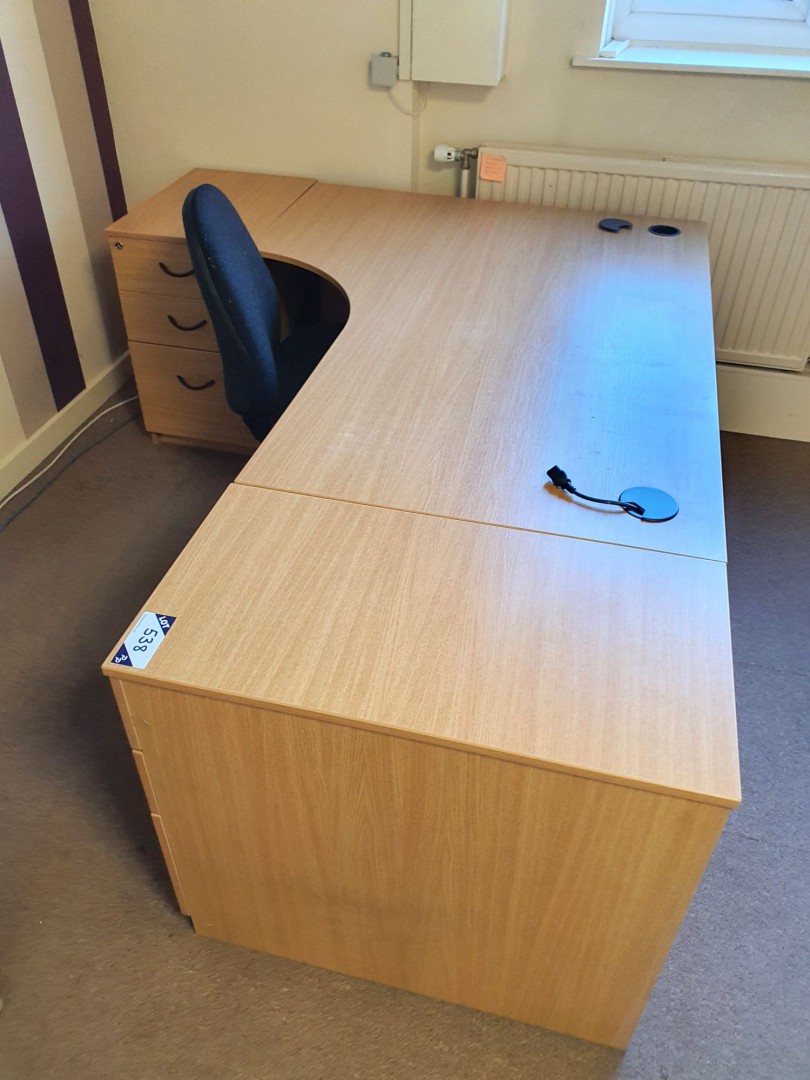 Light oak effect L-shape office desk, 1200x1600mm...
