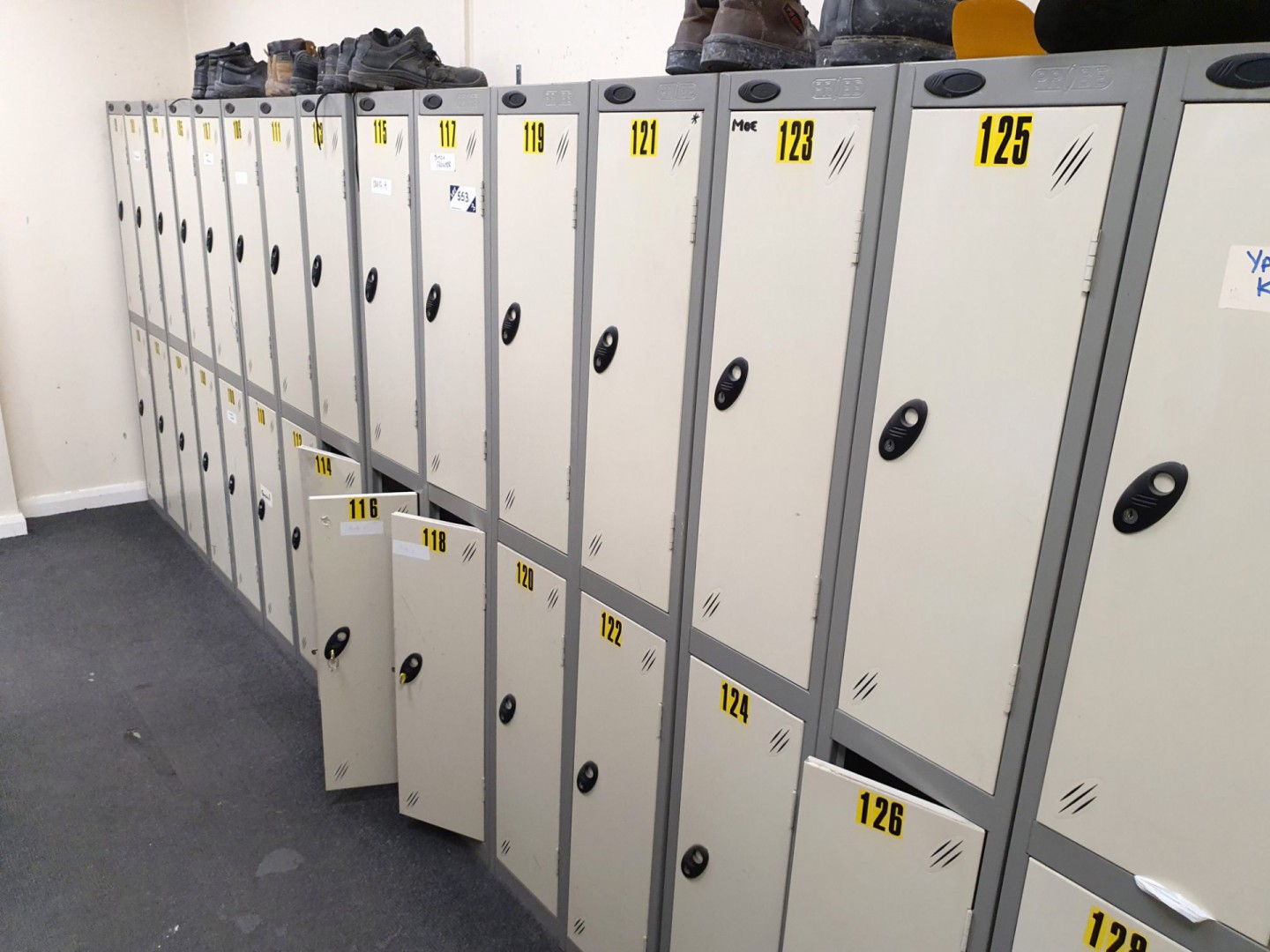 16x Probe twin door grey / cream lockers, 300x1780...