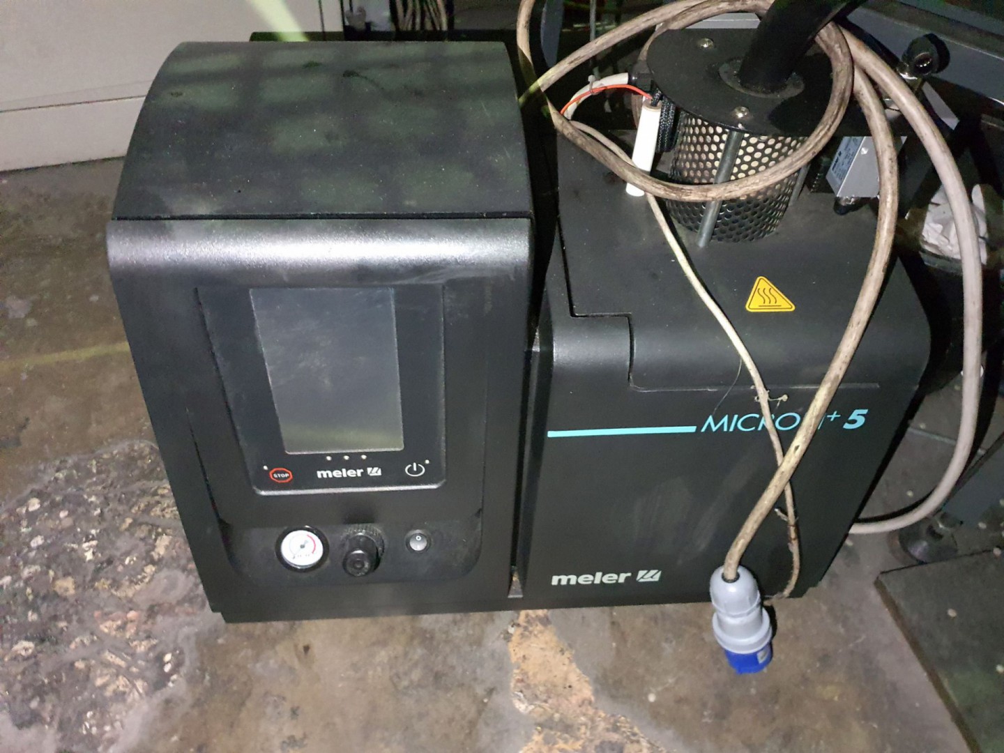 Meler Micron +5 hot melt adhesive melter / applica...