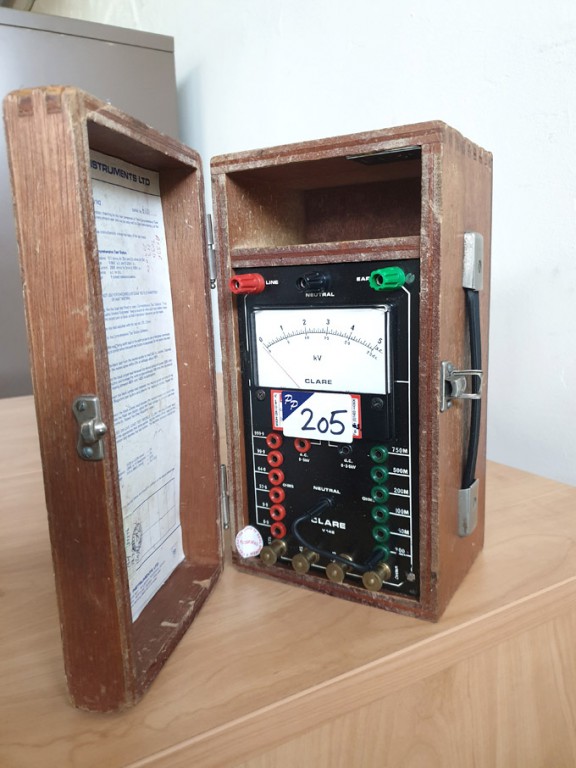 Clare V142 calibration test set in wooden case