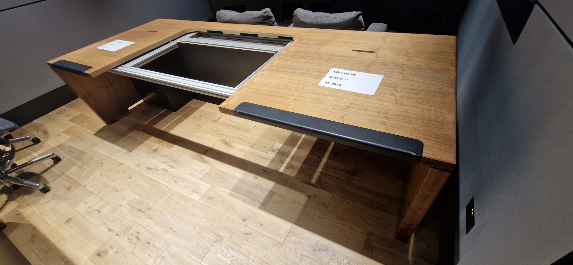 U shape oak / black effect audio studio desk, 3000...