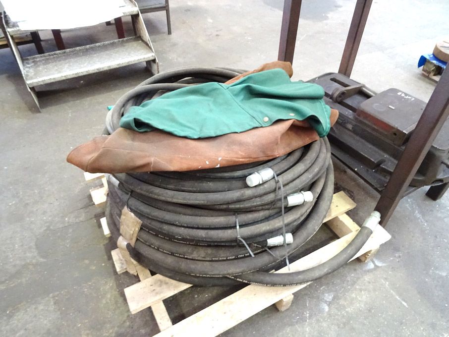 Qty various hydraulic pipes on pallet - Lot locate...