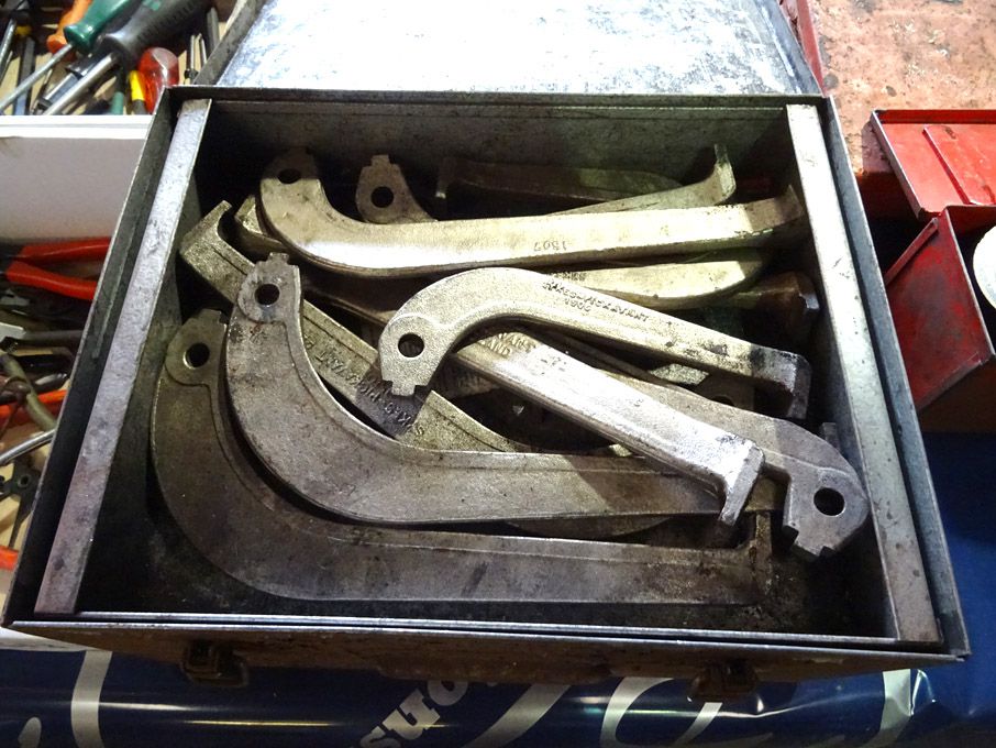 Sykes Pickavent bearing puller in case