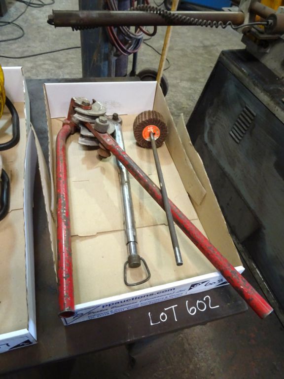 Manual bar bender, torque wrench