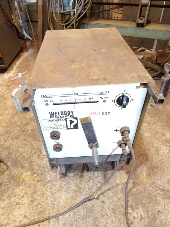 Parweld Weldboy 250EG AC / DC stick welder, 250A