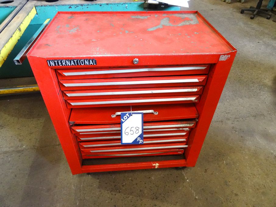 AMEND: International 10 drawer tool chest, 800x480...