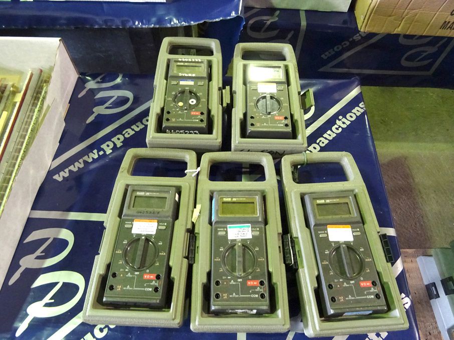 5x Fluke 25 hand held multimeters - Lot Located at...